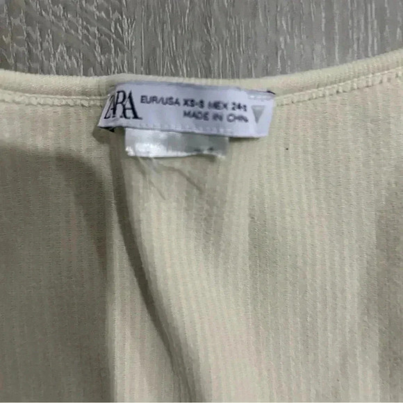 Women’s Zara Cream White Ribbed Long Sleeve Crop Top Size XS - Picture 3 of 3